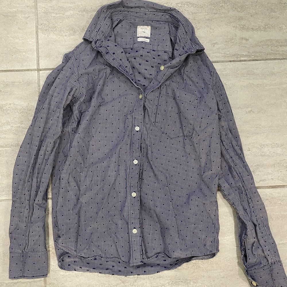 Gap shirt